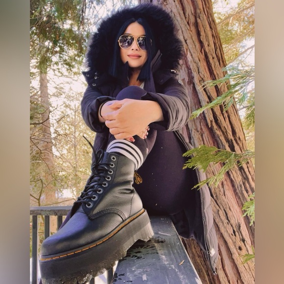 Meet your Posher, Jackie - Picture 10 of 10